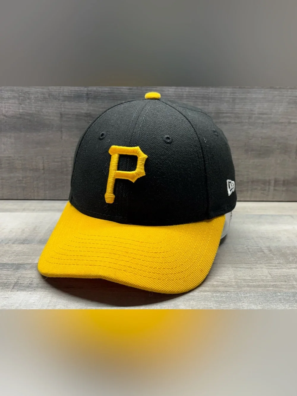New Era 9Forty Black and Yellow Pittsburgh Pirates 'P' Baseball Cap